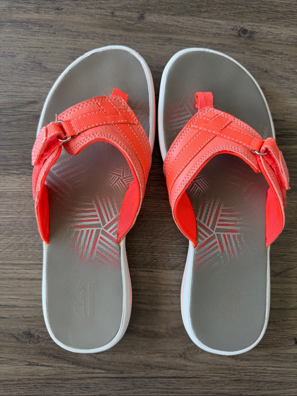 Clarks Womens Breeze Sea Thong Sandals in Sz 8